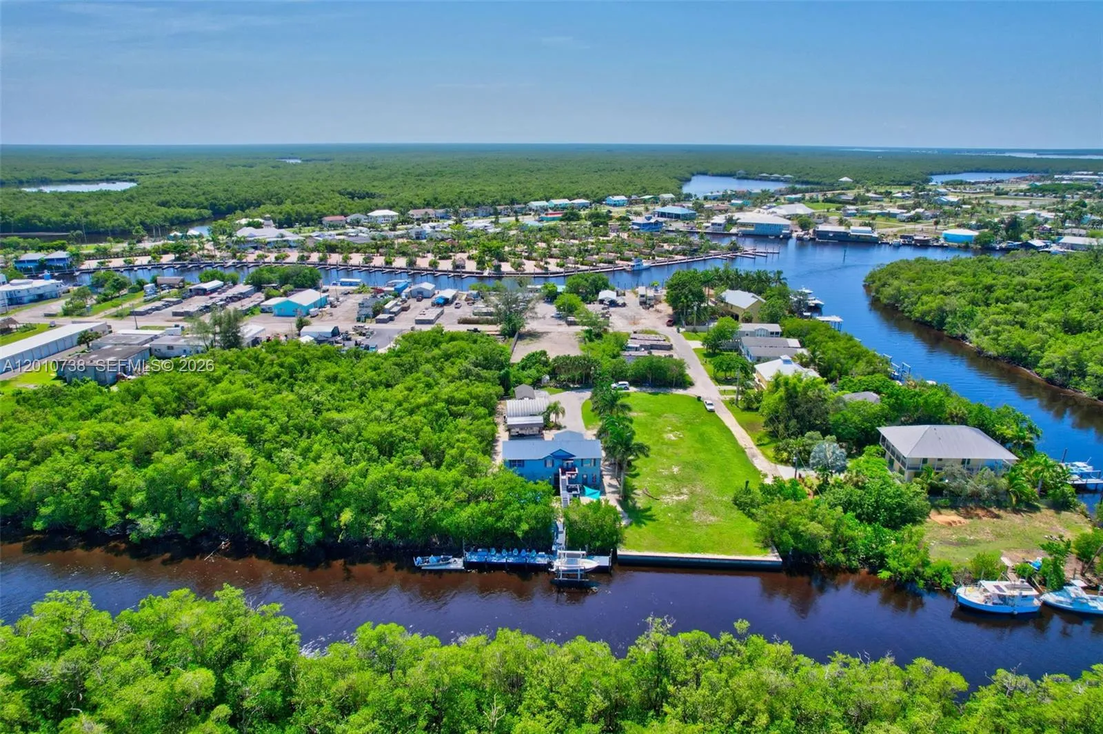 936 Panther Creek Ln, Everglades City FL 34114