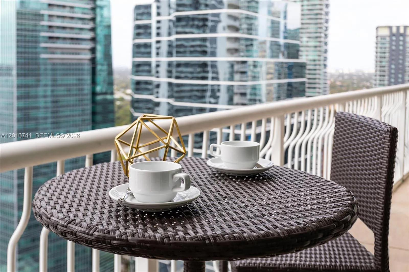 1200 Brickell Bay Dr # 3515, Miami FL 33131