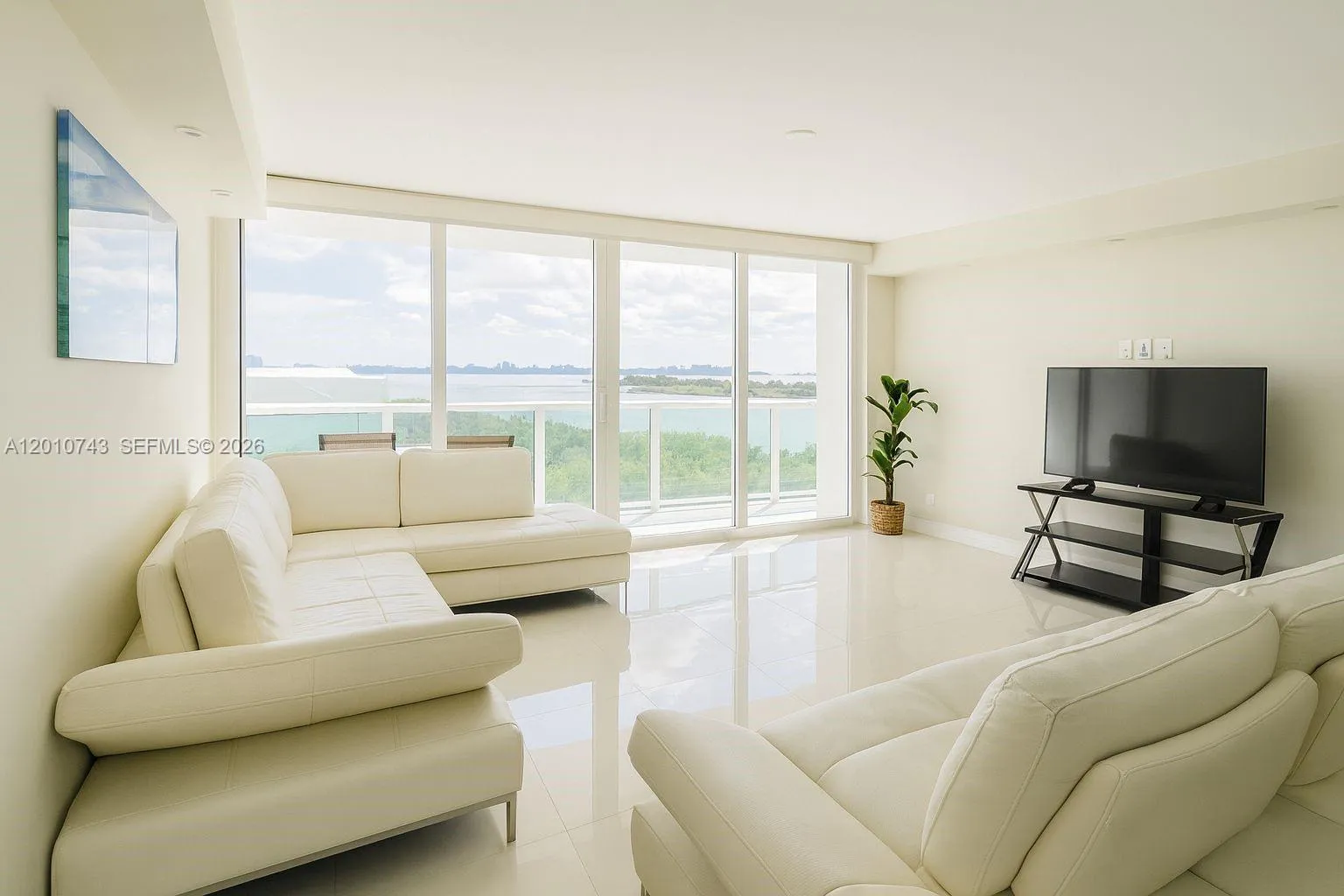 100 Bayview Dr # 1026, Sunny Isles Beach FL 33160