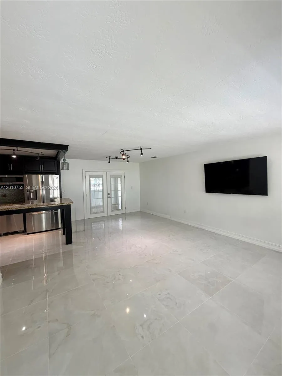 6472 Johnson St # 6472, Hollywood FL 33024