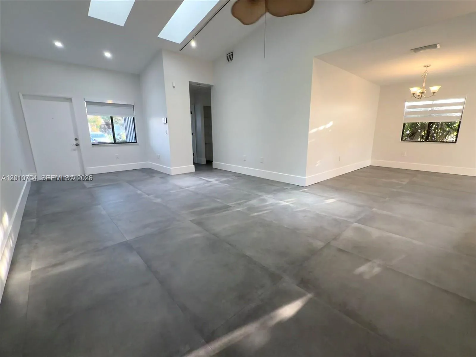 1533 Gabriel St, Hollywood FL 33020