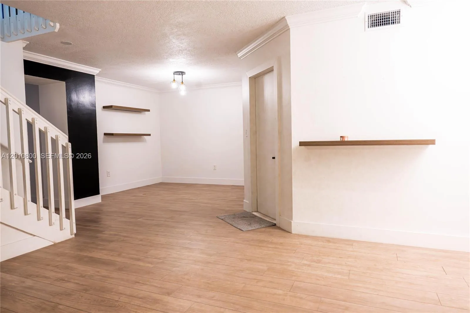 9167 Fontainebleau Blvd # 6, Miami FL 33172