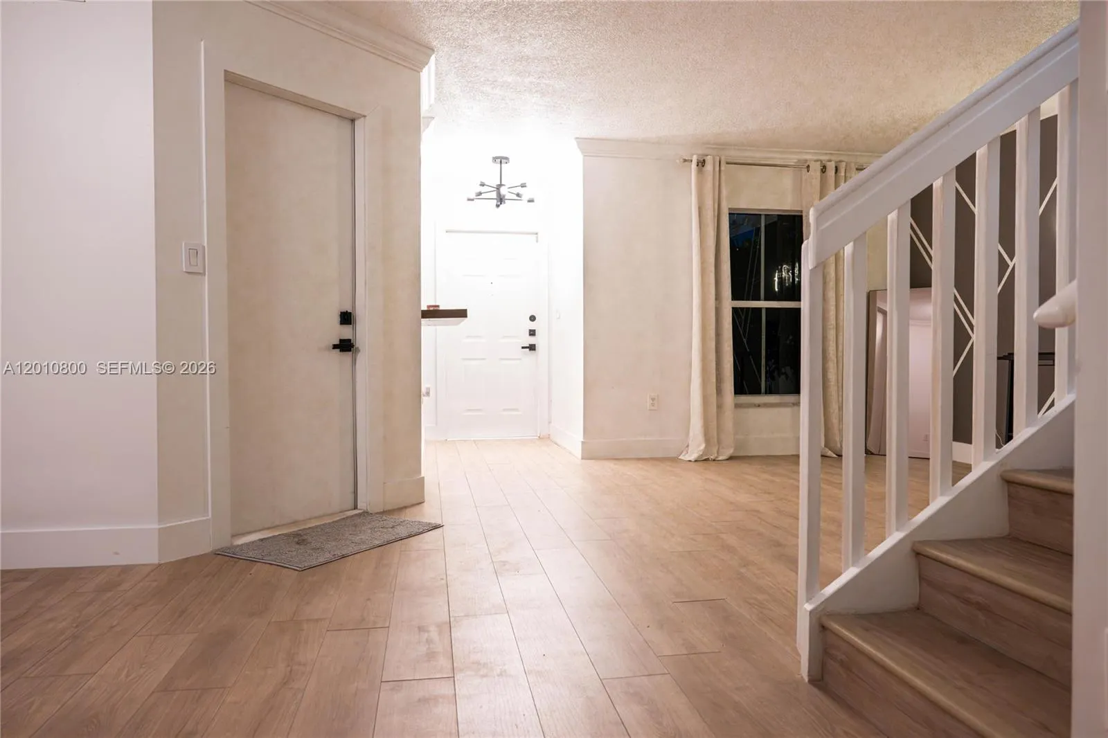9167 Fontainebleau Blvd # 6, Miami FL 33172