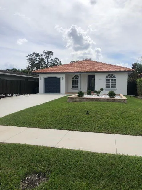 9910 SW 23rd St, Miami FL 33165