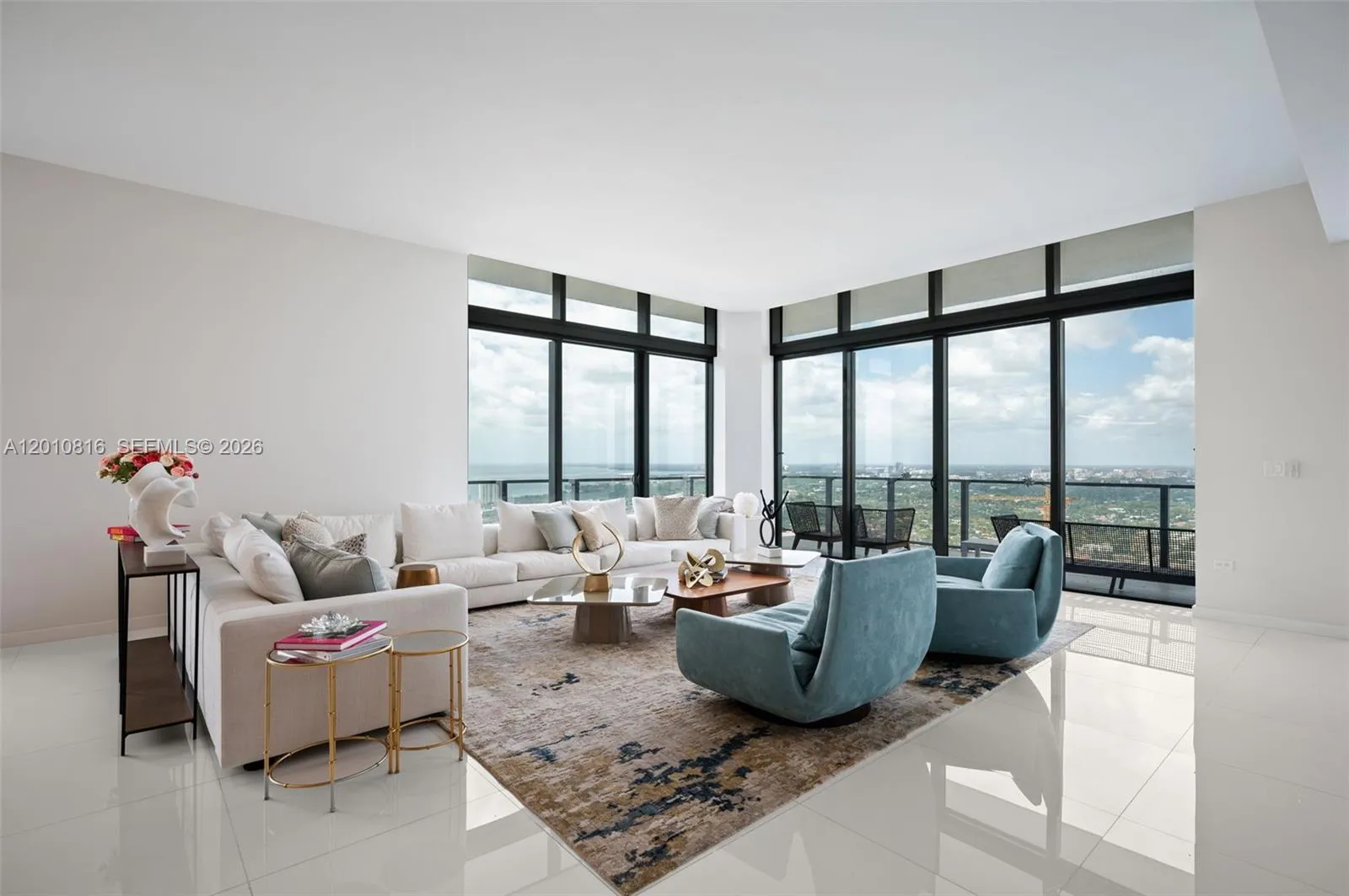 88 SW 7th St, Miami FL 33130