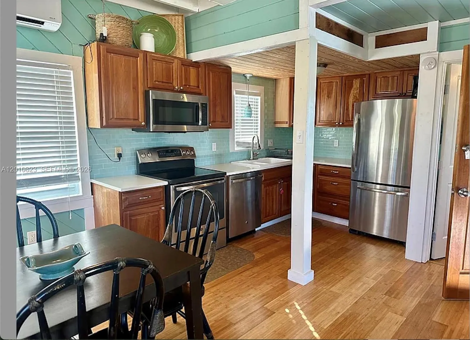 813 Hawksbill Ln, Sugarloaf FL 33042