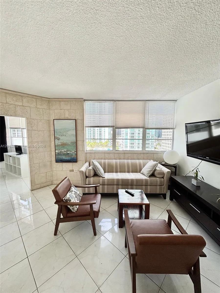 905 Brickell Bay Dr # 1824, Miami FL 33131