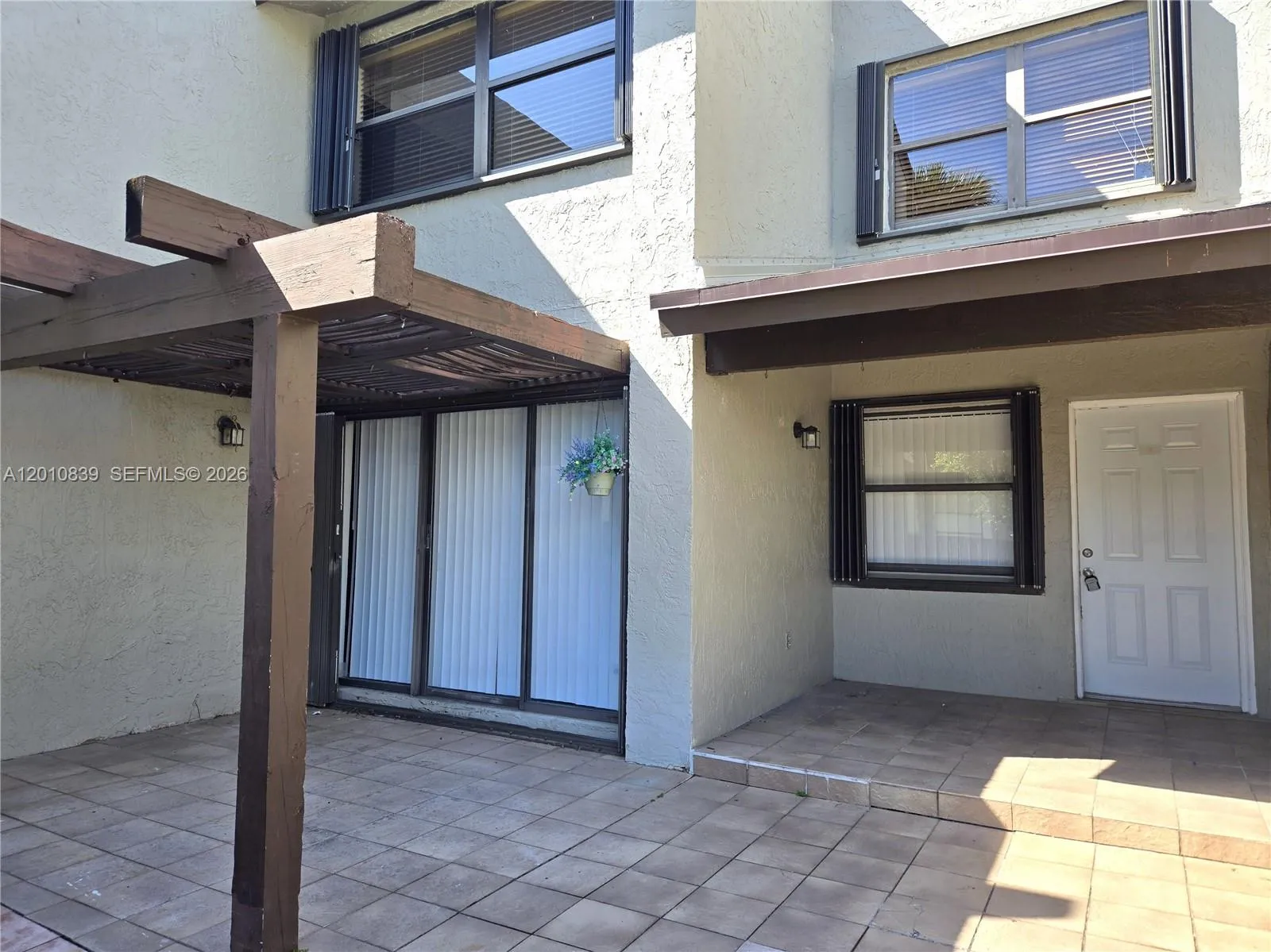 10020 NW 9th St Cir # 102, Miami FL 33172