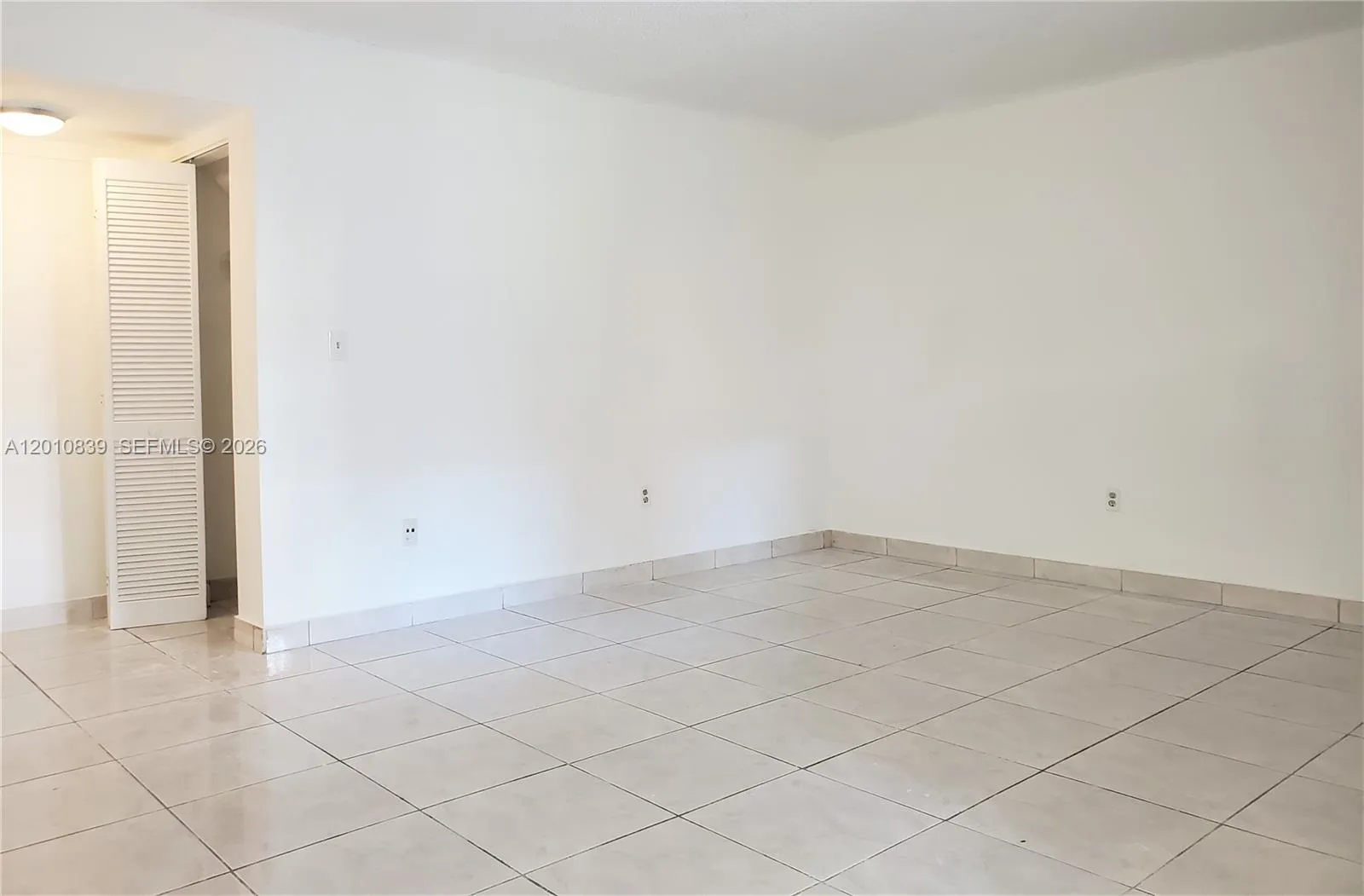 10020 NW 9th St Cir # 102, Miami FL 33172