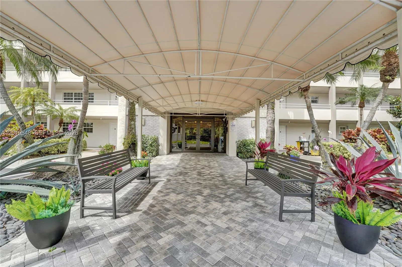 575 Oaks Ln # 508, Pompano Beach FL 33069