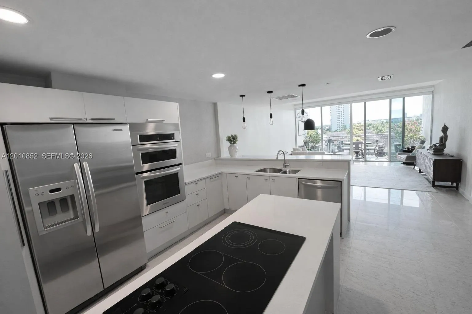2950 NE 188th St # 406, Aventura FL 33180
