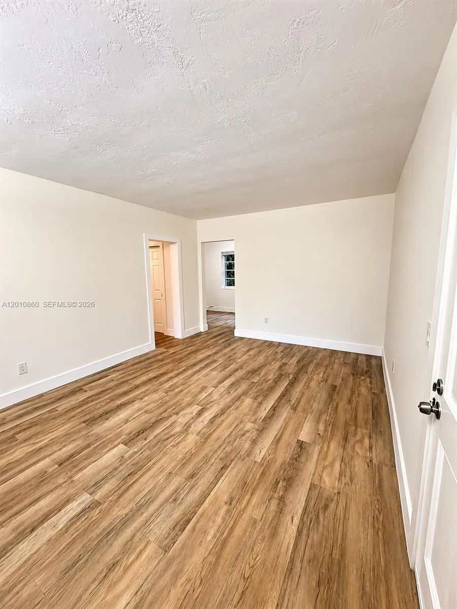 125 Edgewater Dr # 9, Coral Gables FL 33133