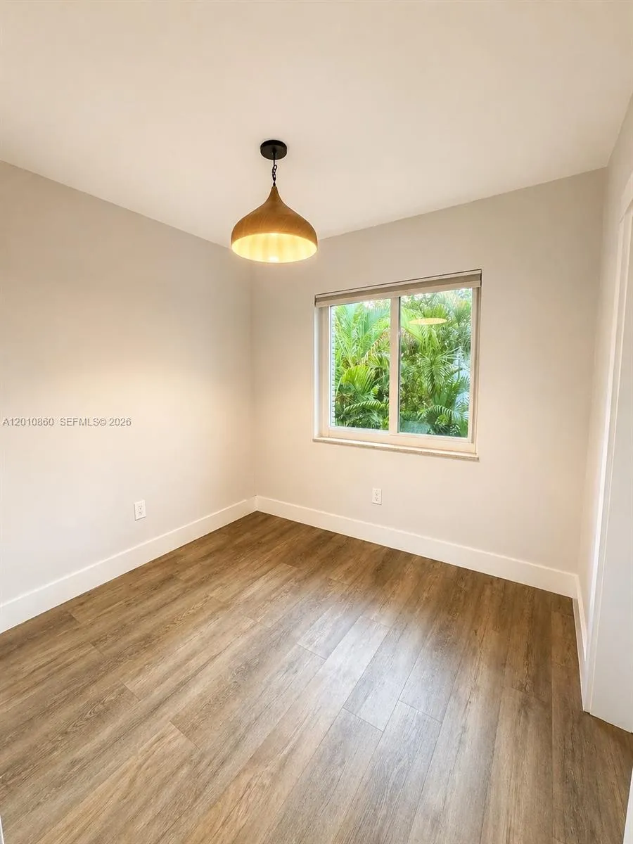 125 Edgewater Dr # 9, Coral Gables FL 33133