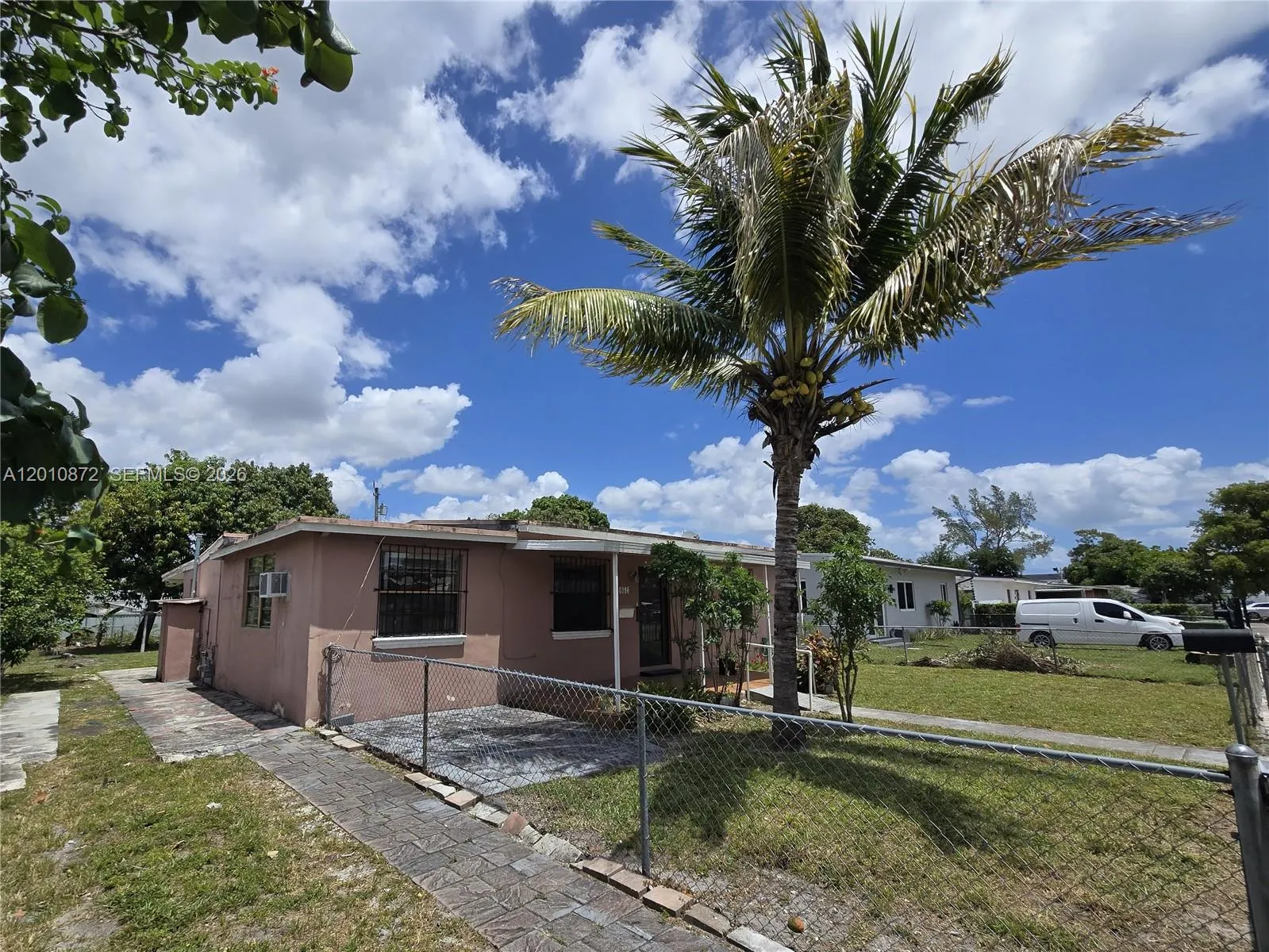 1051 E 18th St, Hialeah FL 33013