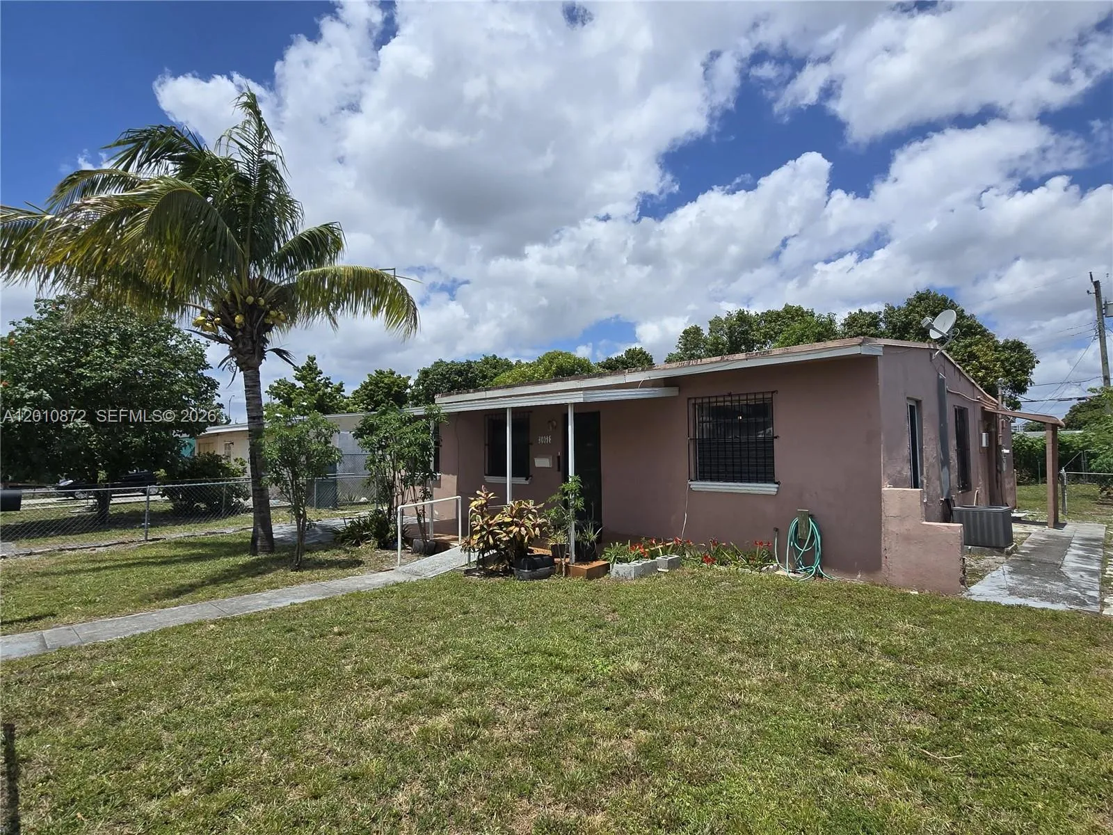 1051 E 18th St, Hialeah FL 33013