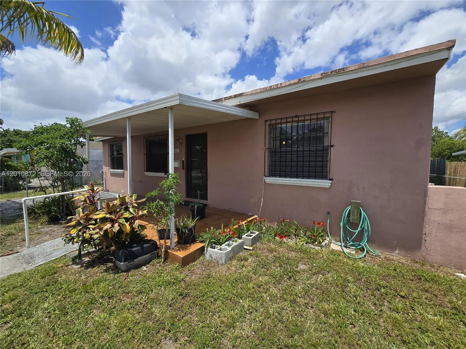 1051 E 18th St, Hialeah FL 33013