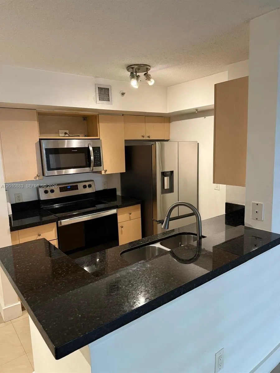 2433 Centergate Dr # 107, Miramar FL 33025