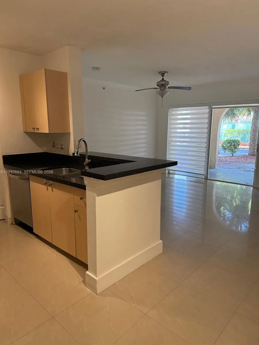 2433 Centergate Dr # 107, Miramar FL 33025