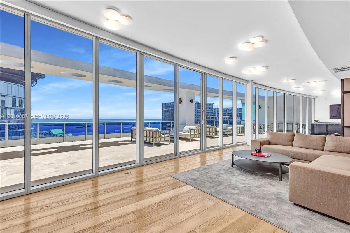 200 Biscayne Boulevard Way # 5401, Miami FL 33131