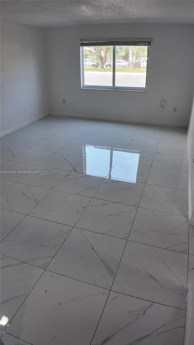 10900 SW 196th St # 103, Cutler Bay FL 33157
