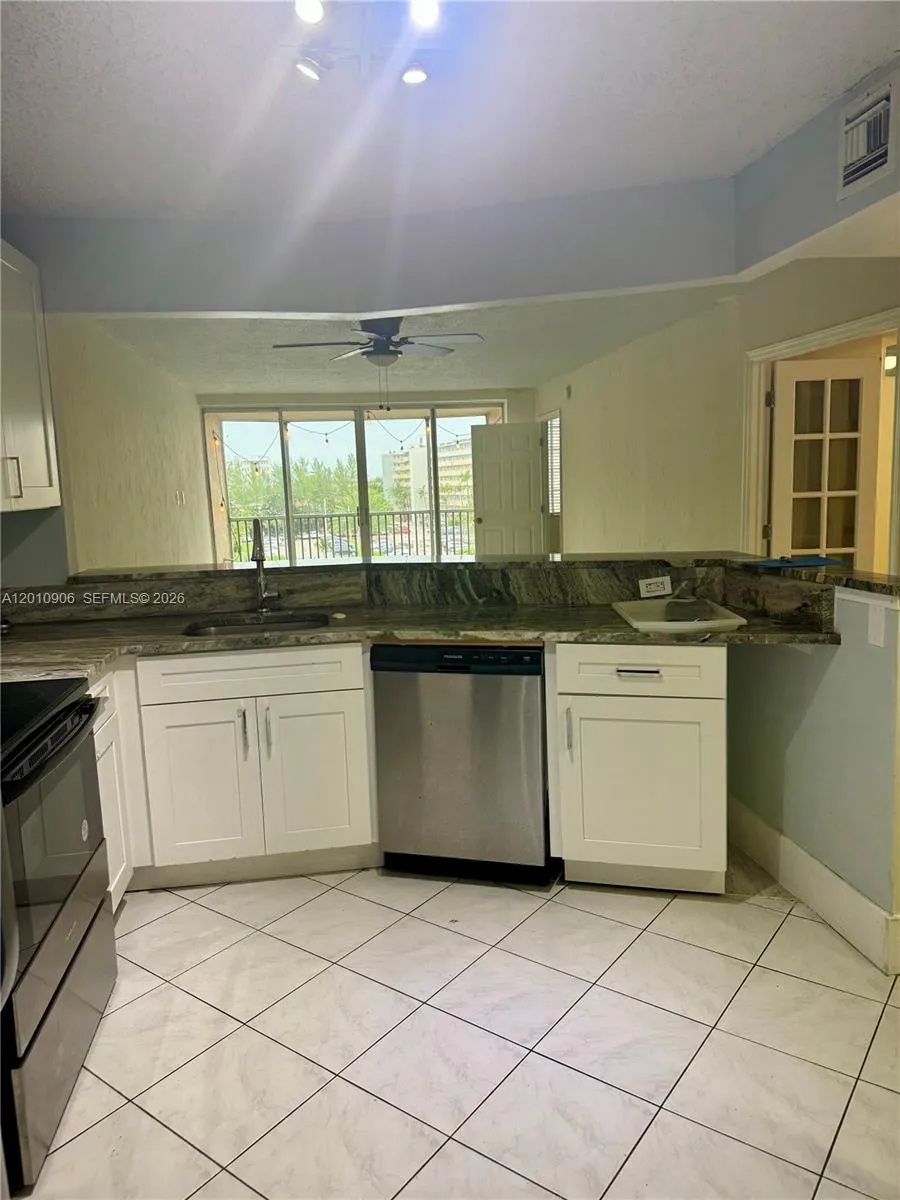 1770 NE 191st St # 1, Miami FL 33179