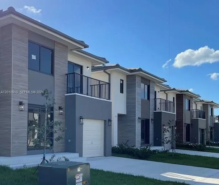 5 bedroom 4 bath for sale at 238 NW 11th Ct, Florida City FL 33034