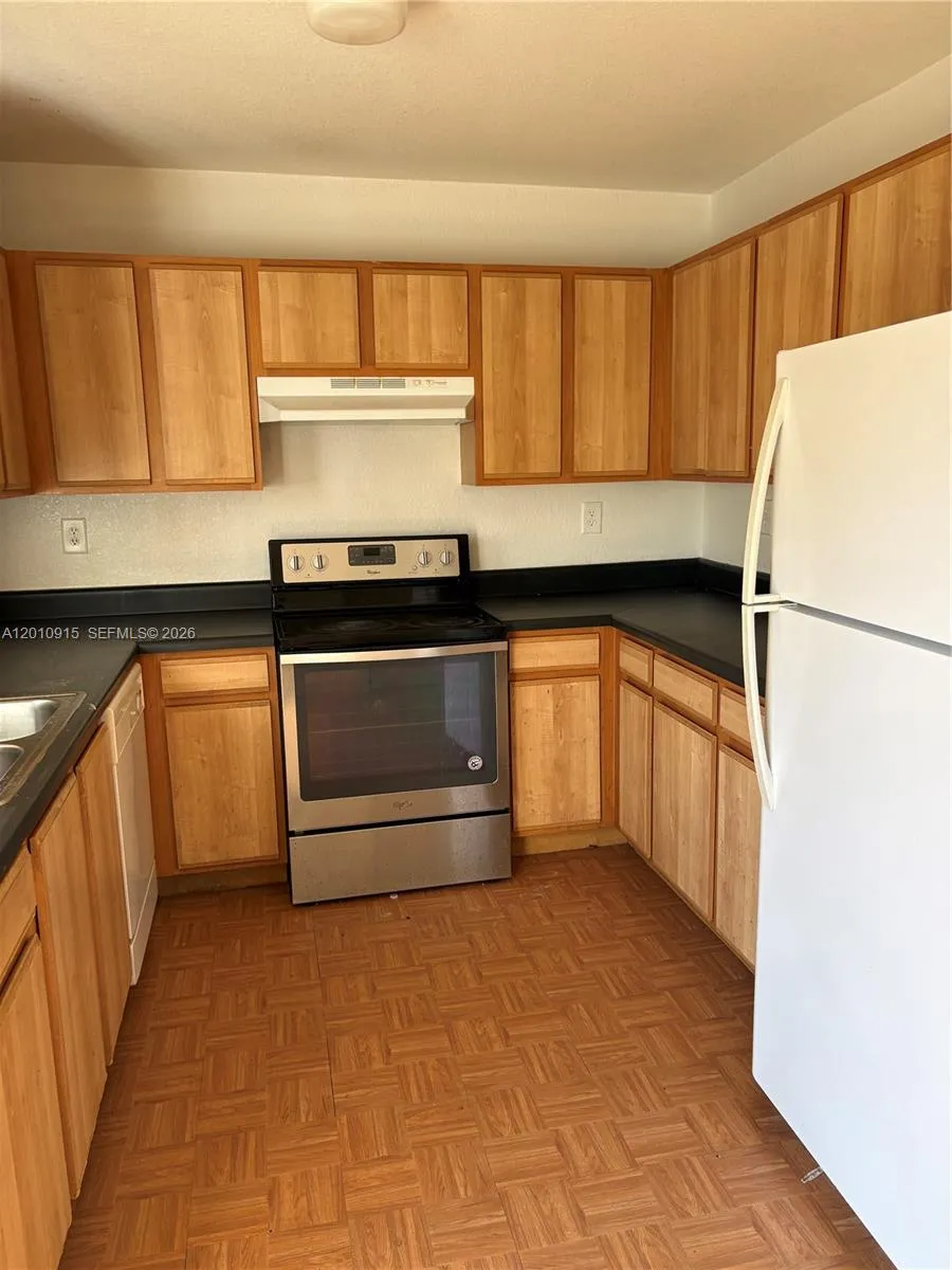 2086 NE 167th St # 108, North Miami Beach FL 33162