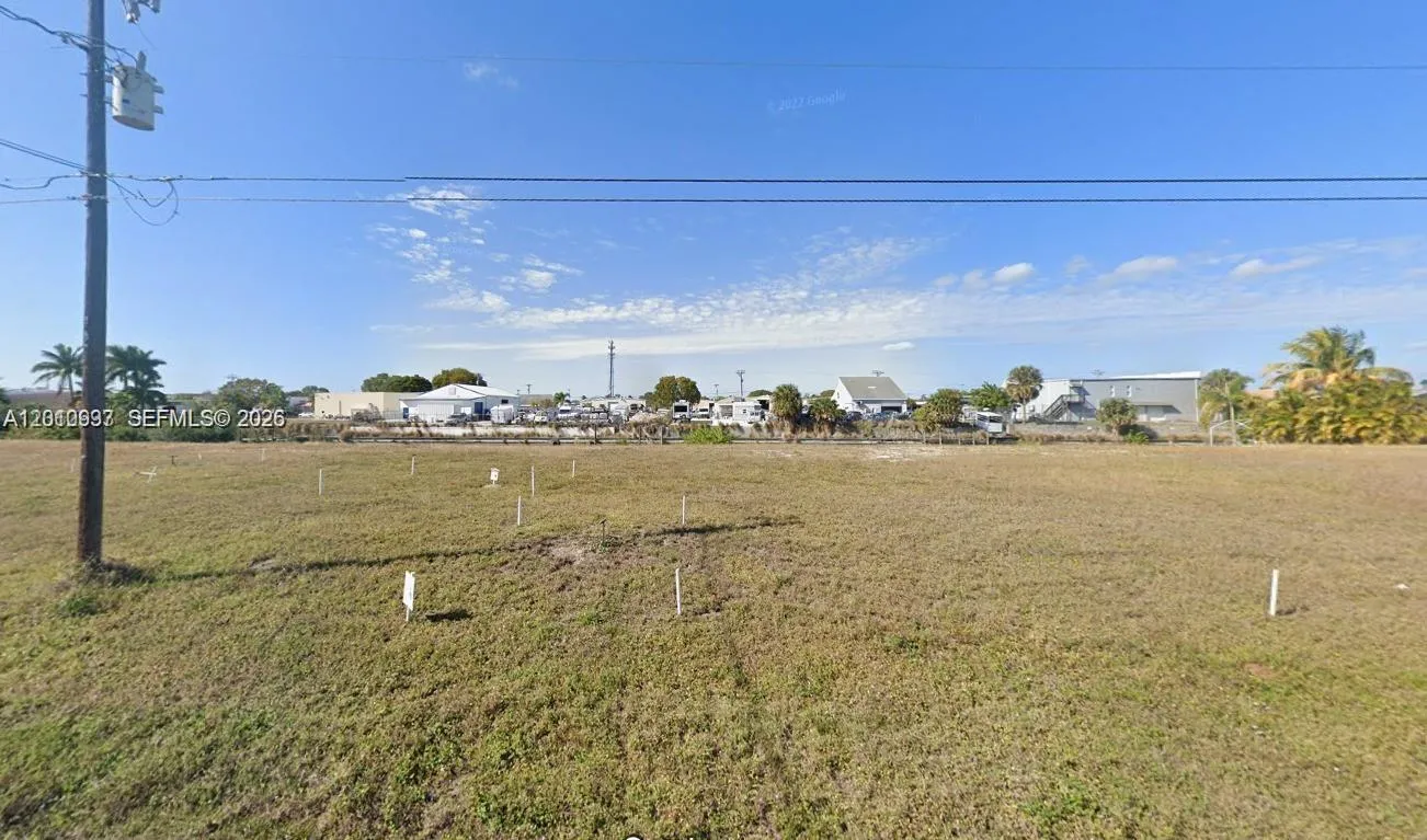 1020 SE 13th Ave, Cape Coral FL 33990