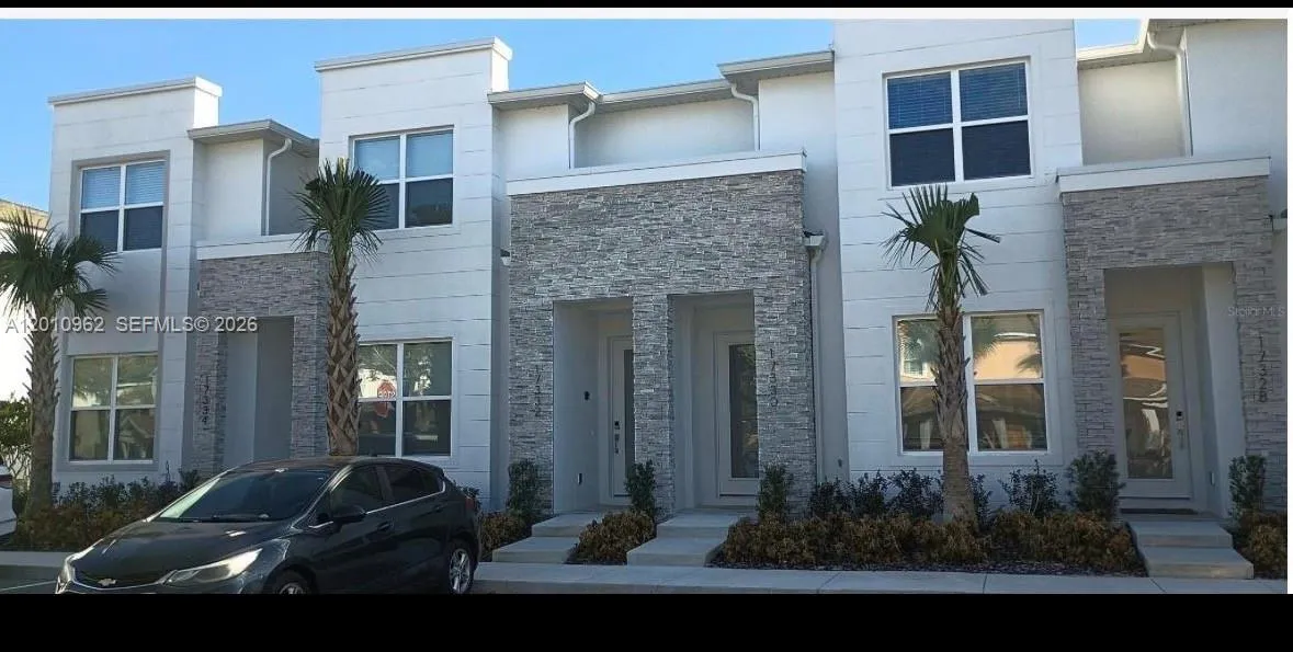 3 bedroom 2 bath for sale at 17330 Serenidad Boulevard, Clermont FL 34714