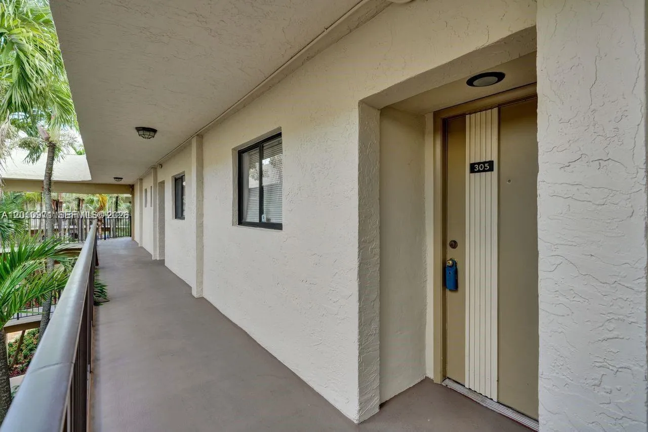 8035 SW 107th Ave # 305, Miami FL 33173