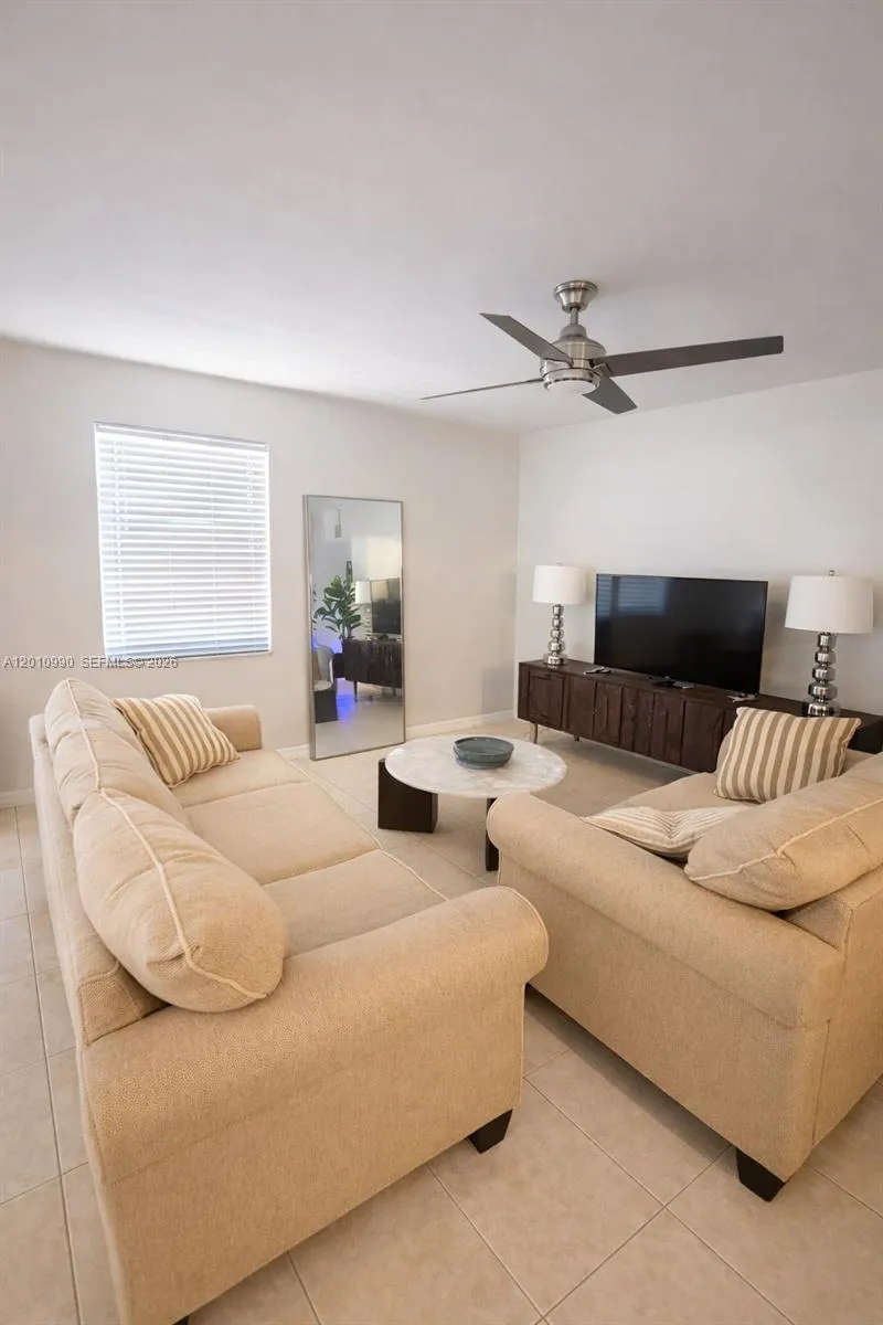 30 NE 26th St, Wilton Manors FL 33305