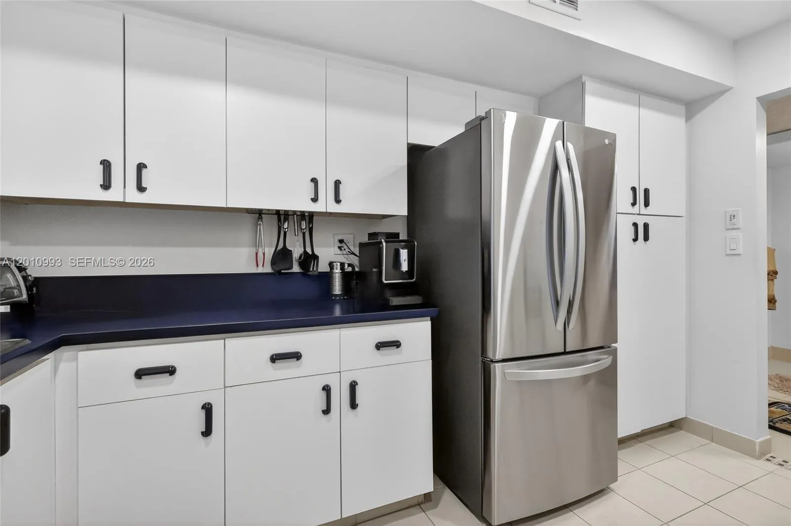 1000 Parkview Dr # 104, Hallandale Beach FL 33009