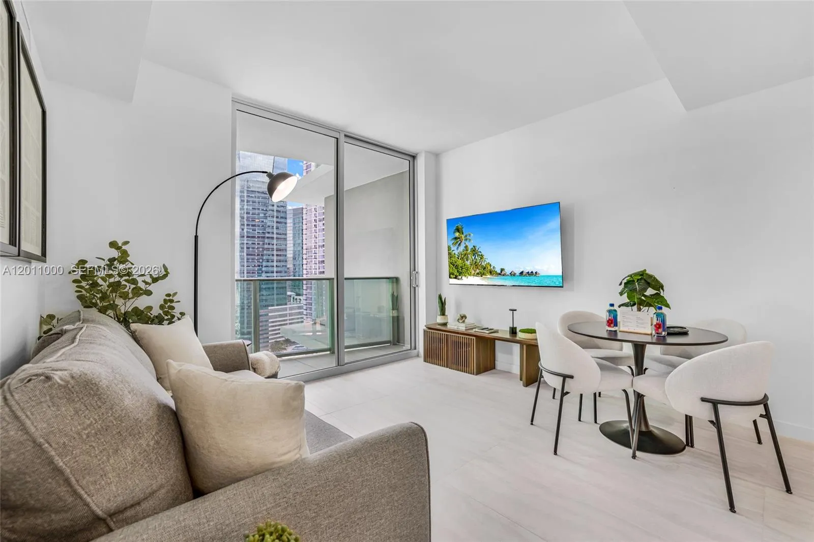 77 SE 5TH ST # 3305, Miami FL 33131