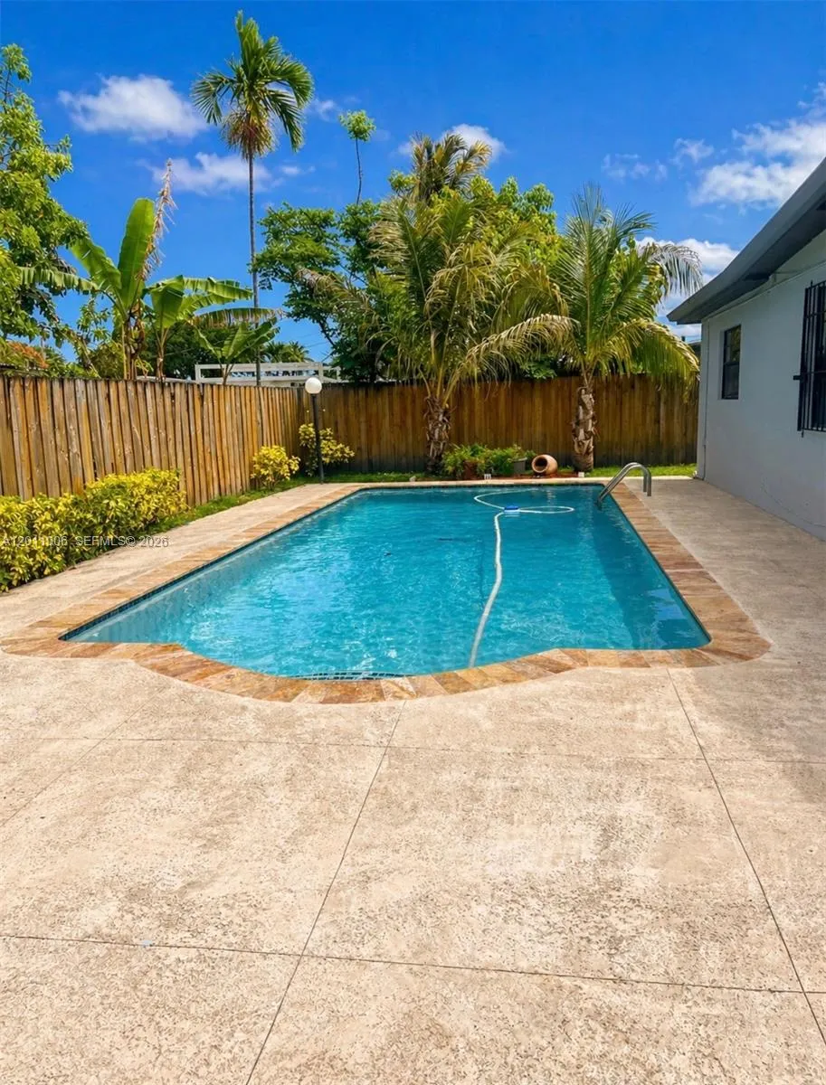 4825 SW 111th Ave, Miami FL 33165