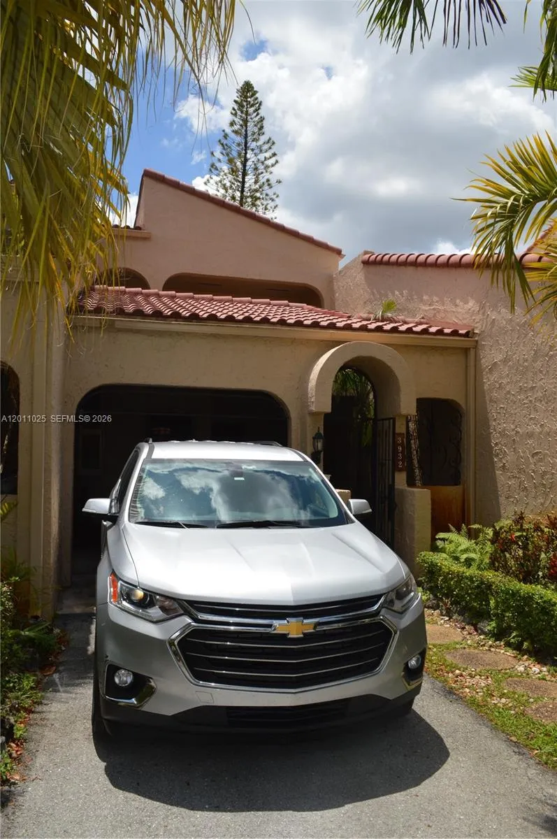 3932 Estepona Ave, Doral FL 33178