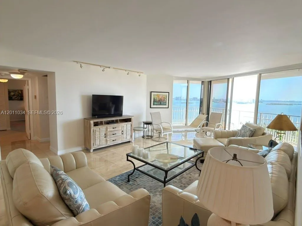 4000 Towerside Ter # 1912, Miami FL 33138