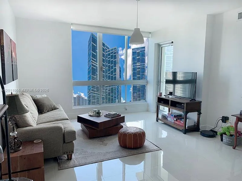 300 S Biscayne Blvd # 3004, Miami FL 33131