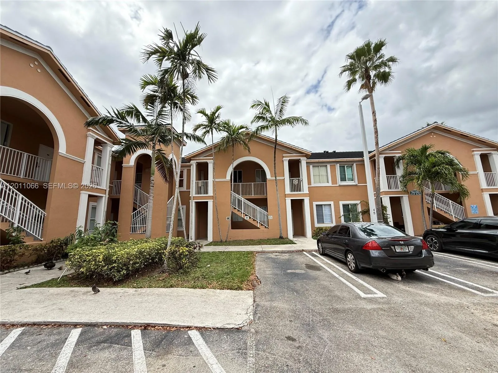 7070 NW 177th St # 10, Hialeah FL 33015