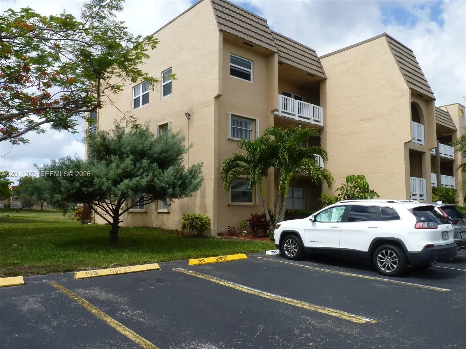 9241 Sunrise Lakes Blvd # 201, Sunrise FL 33322