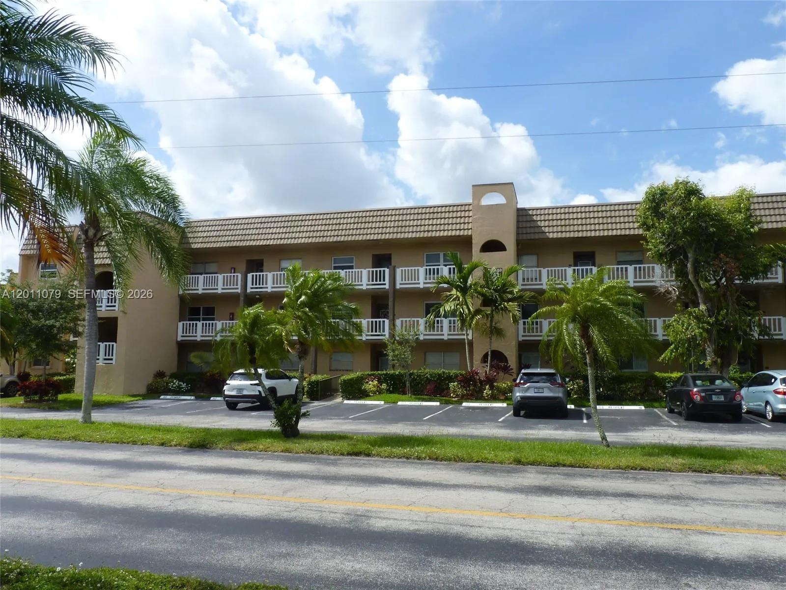 9241 Sunrise Lakes Blvd # 201, Sunrise FL 33322
