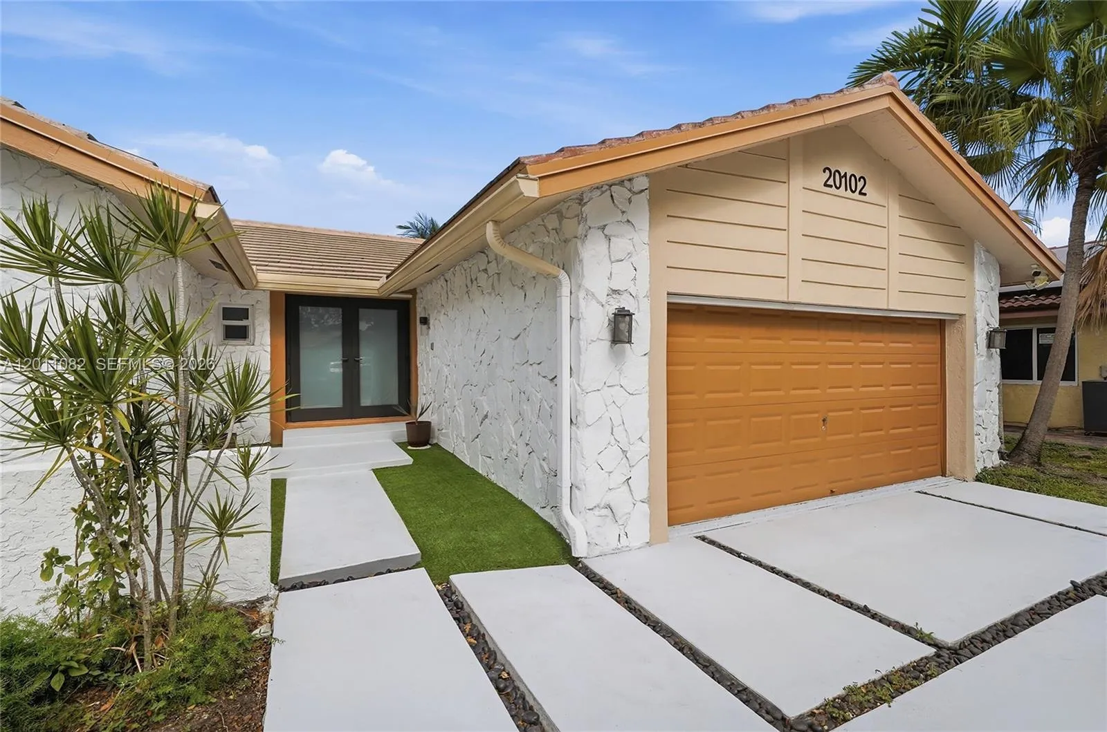 20102 NW 62nd Ave, Hialeah FL 33015
