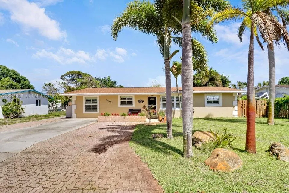 19049 SE Robert Drive, Jupiter FL 33469