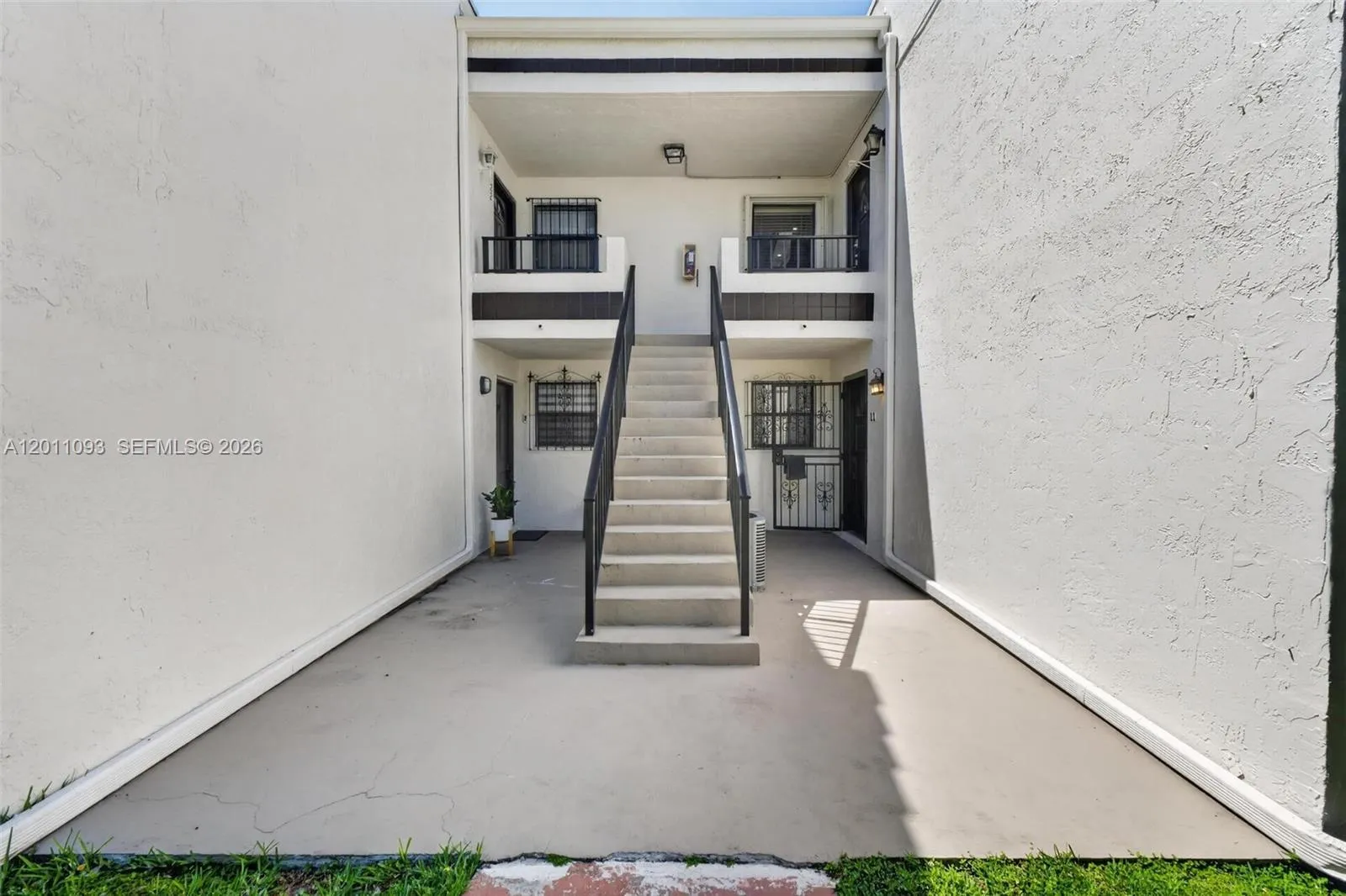 10845 NW 7th St # 21, Miami FL 33172