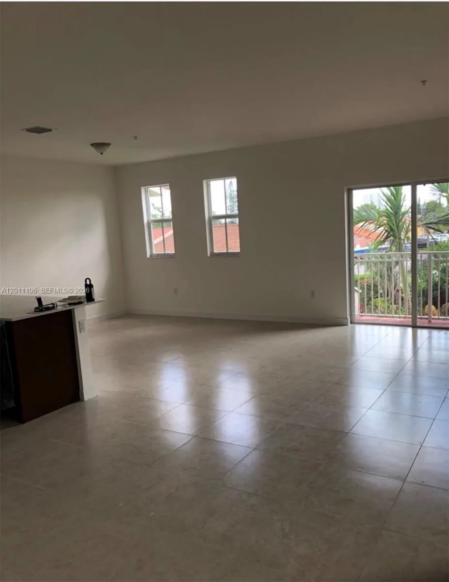 230 NW 109 AVE # 214, Miami FL 33172