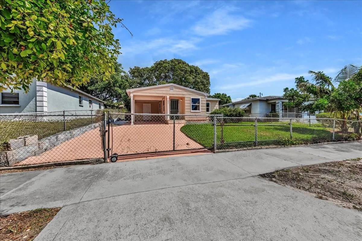 837 30th St, West Palm Beach FL 33407
