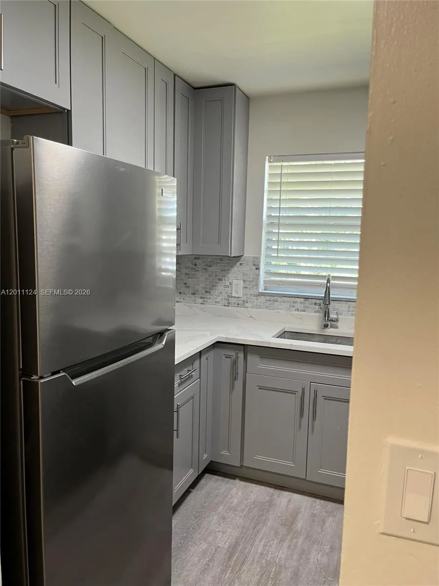 2134 Lincoln St # 18, Hollywood FL 33020