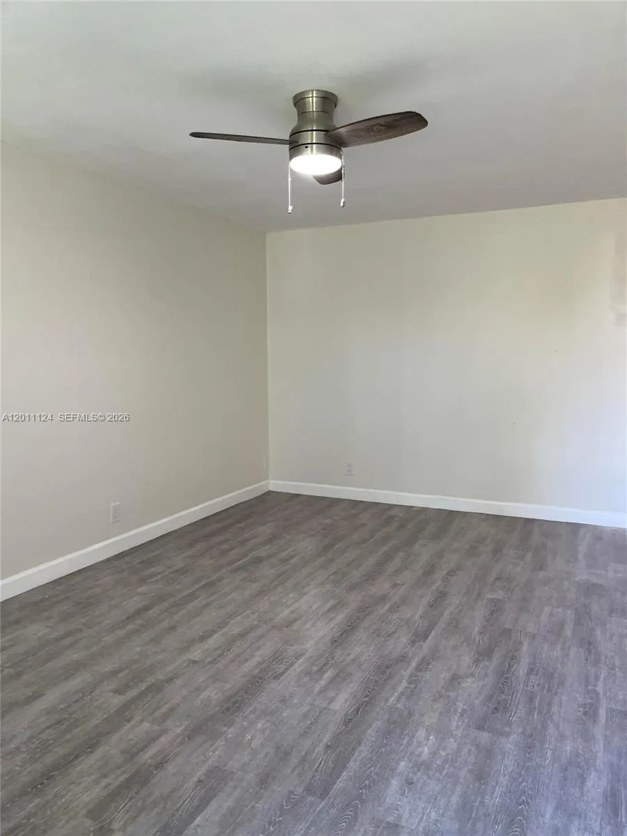 2134 Lincoln St # 18, Hollywood FL 33020
