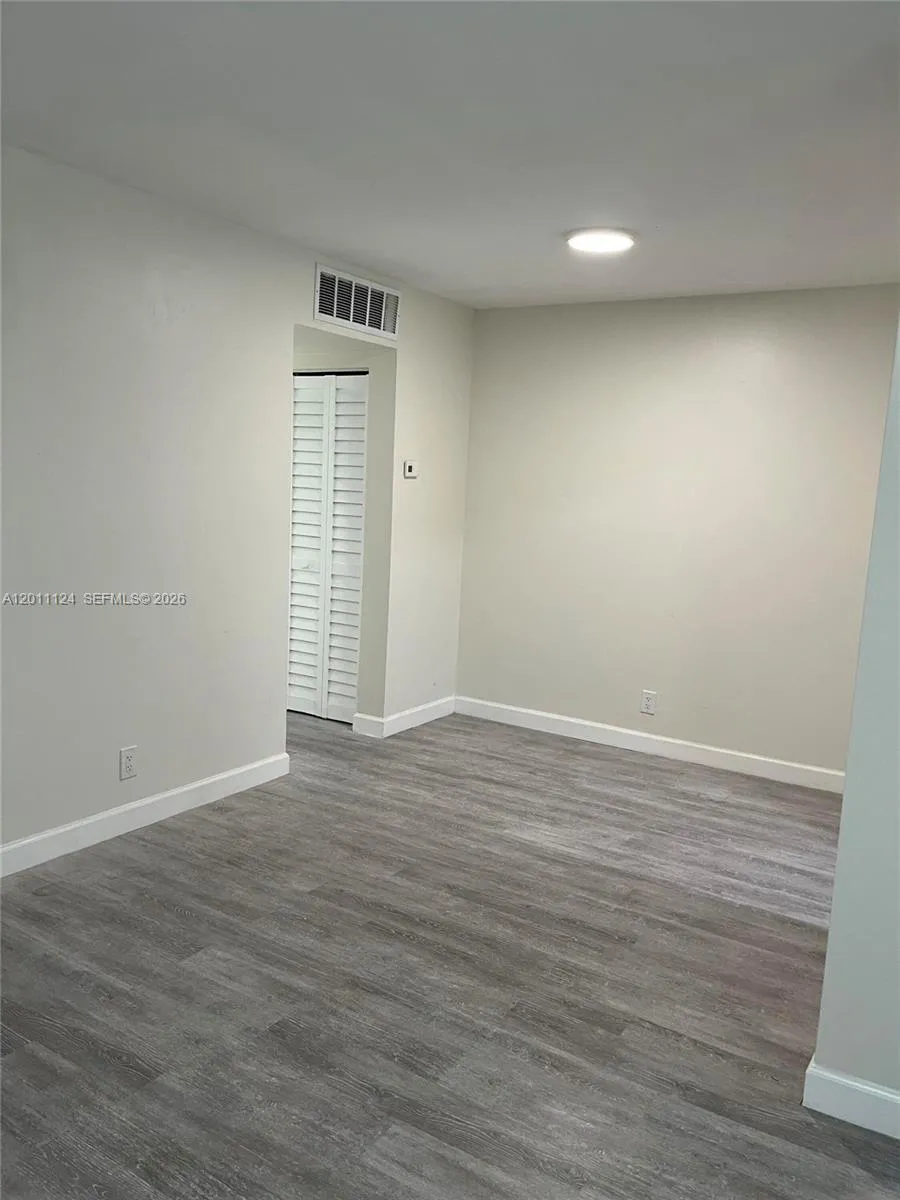 2134 Lincoln St # 18, Hollywood FL 33020