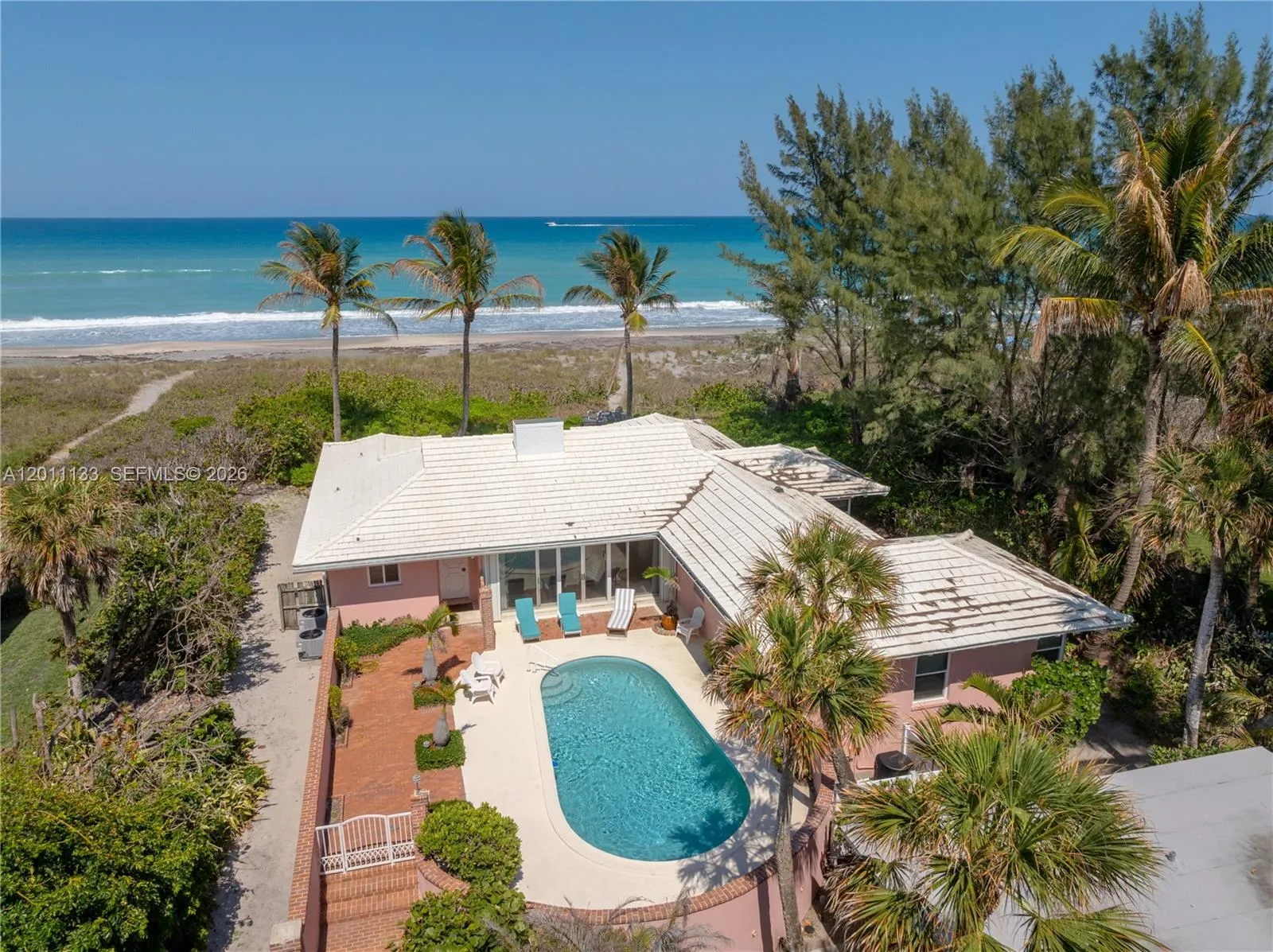 55 N Beach Rd, Jupiter Island FL 33455