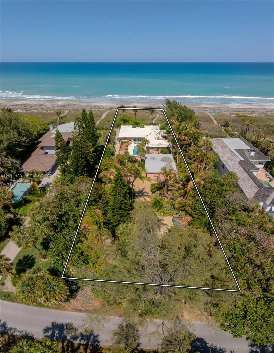 55 N Beach Rd, Jupiter Island FL 33455